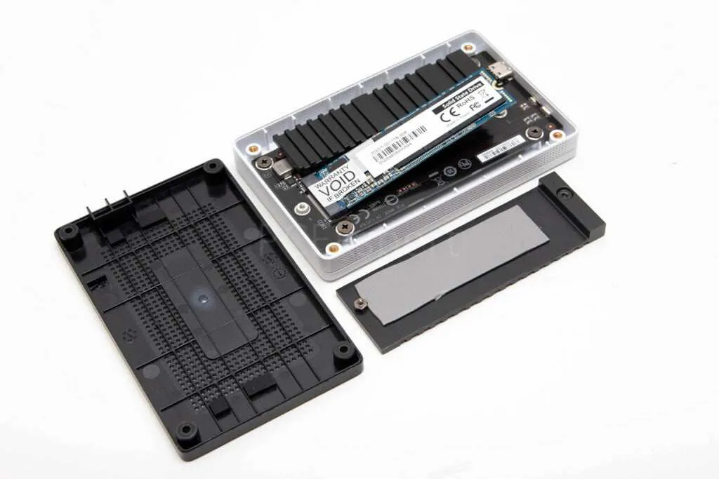 gigabyte vision 1tb 12 Sajber Sfera IT News, Tech, Gaming, Reviews