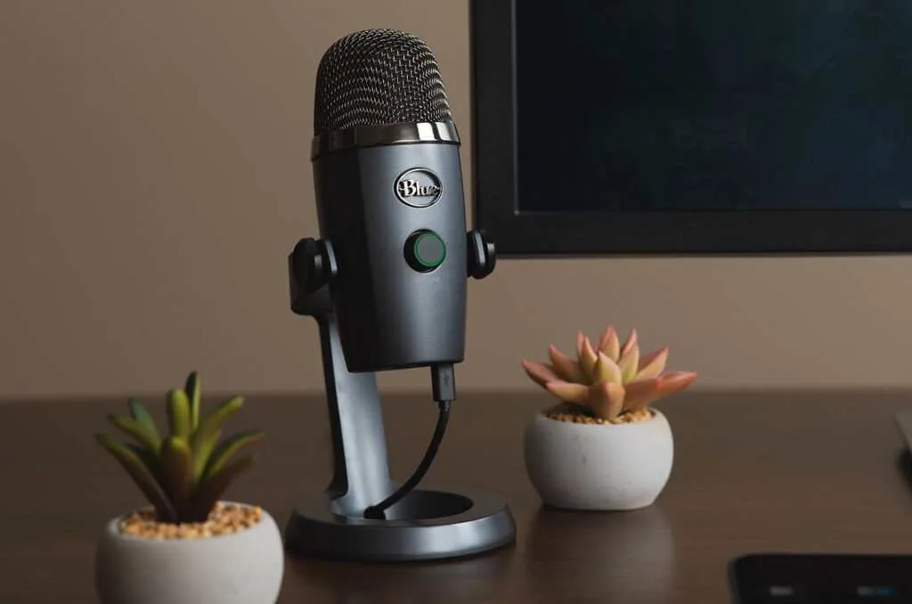 Najbolji mikrofon za strimovanje, igranje i podcasting 19 yetinano parallax1 desktop Sajber Sfera