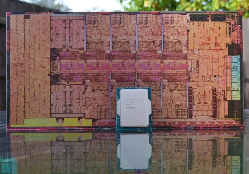 i9-12900K vs Ryzen 9 5900X 1 intel i9 12900k chip