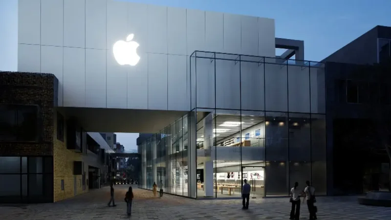 Tim Cook ostaje i u 2026. na čelu Apple-a 2 Tim Cook ostaje i u 2026. na čelu Apple-a, ali smena se već priprema