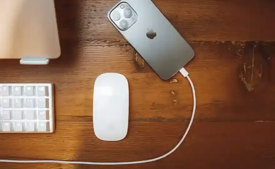 Appleov Magic Mouse dobija redizajn nakon 15 godina 1 Appleov Magic Mouse dobija redizajn nakon 15 godina