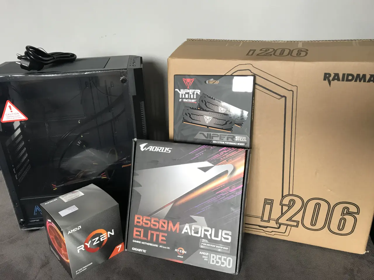 Vodič za sklapanje PC-a u Srbiji u 2025. - Kupujte pametno i napravite PC kao poznati jutjuberi