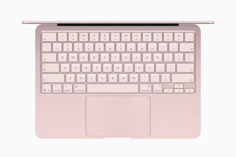 Apple predstavio novi laptop