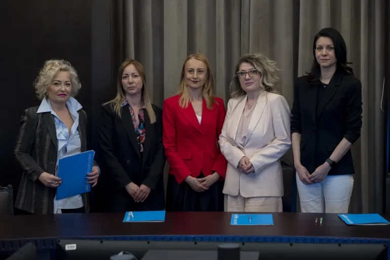 Istorijski sporazum operatora: Telekom, Yettel i A1 ujedinjeni za bezbednije digitalno detinjstvo