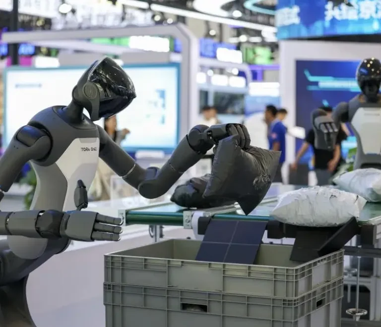 Roboti u Japanu menjaju ljude