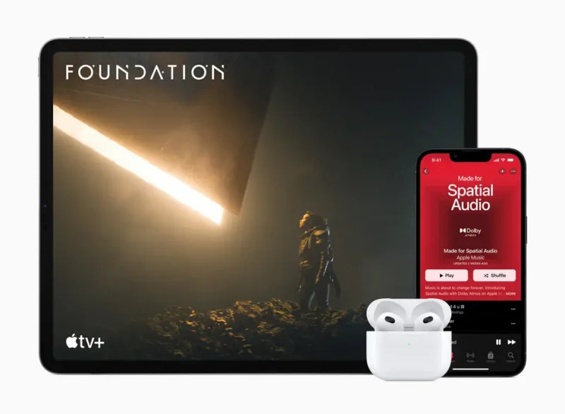 AirPods Custom EQ: kako radi novi ekvilajzer 1 Apple uređaji i AirPods na zvaničnoj promotivnoj fotografiji