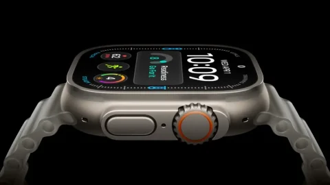 Apple Watch Ultra 4 u titanijumskom kućištu prikazan na zvaničnoj Apple fotografiji