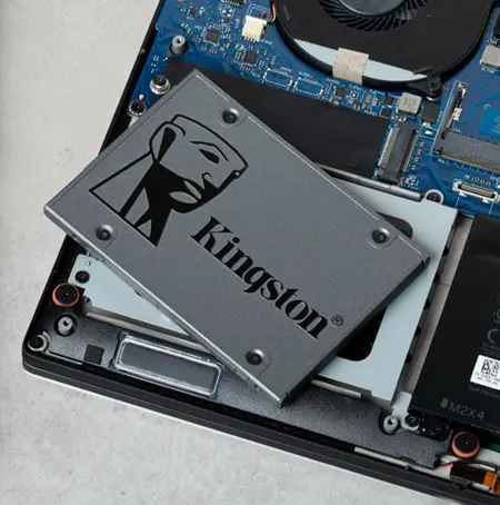 RAM ili SSD: šta prvo ubrzava računar 1 RAM ili SSD — Kingston SSD uređaj za skladištenje u prenosnom računaru