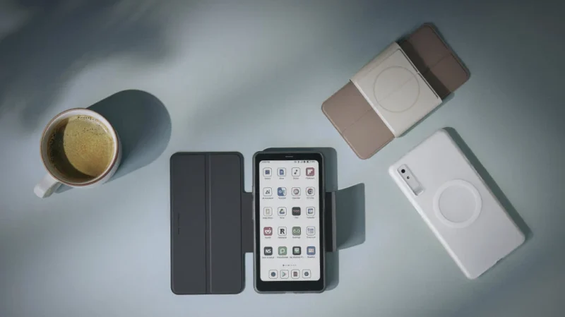 BOOX Palma 2 Pro je e-čitač koji glumi telefon 1 BOOX Palma 2 Pro u svakodnevnoj upotrebi za čitanje