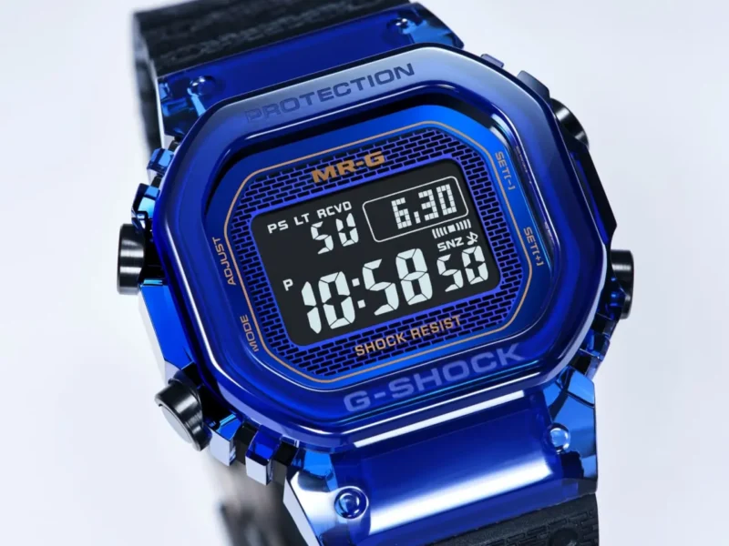 Casio MRG-D5000 sat napravljen je od plavog safira 1 Casio MRG-D5000 sat: prednja strana sata od plavog safira